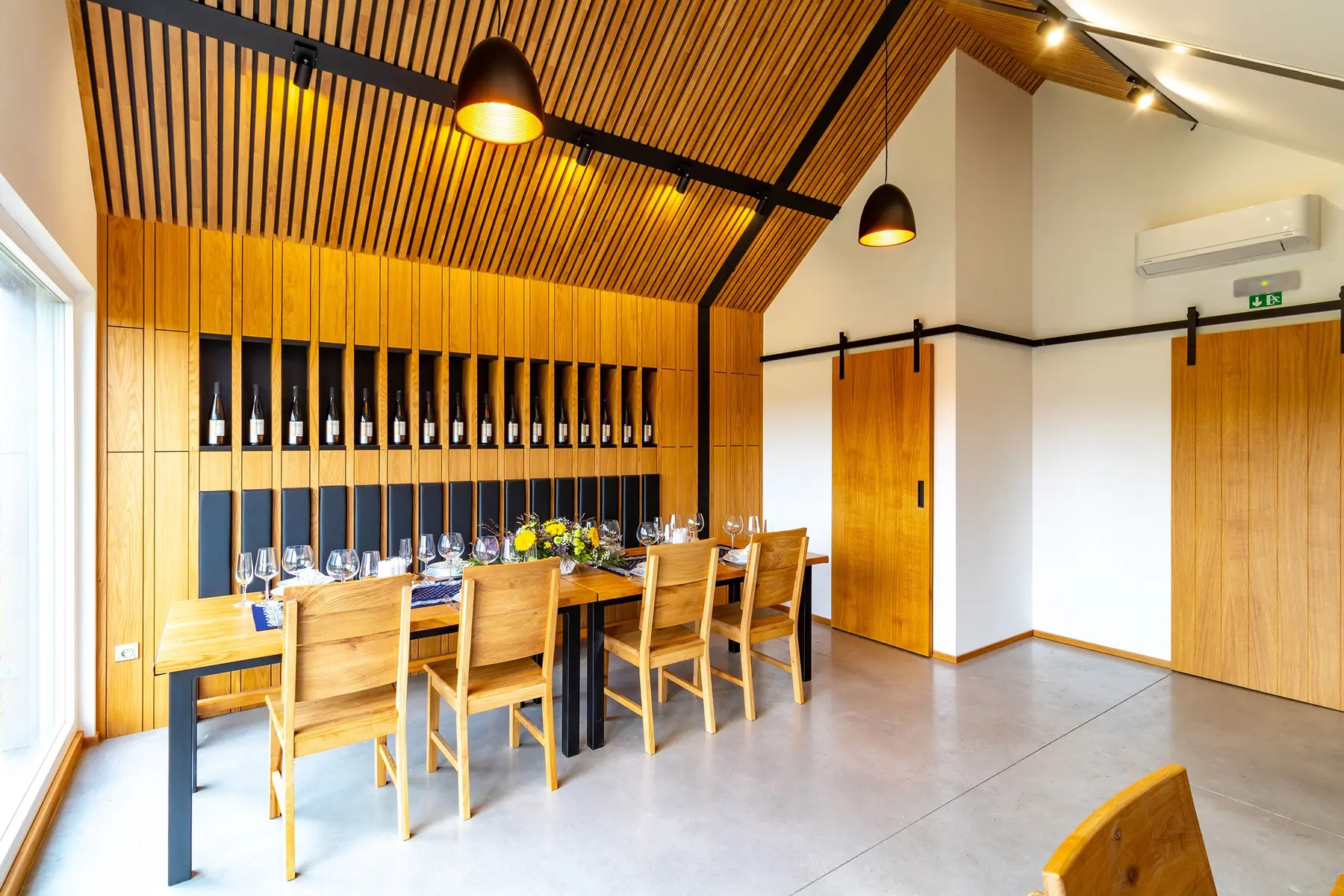 Verkostungsraum im Weingut Tomáš Bařina